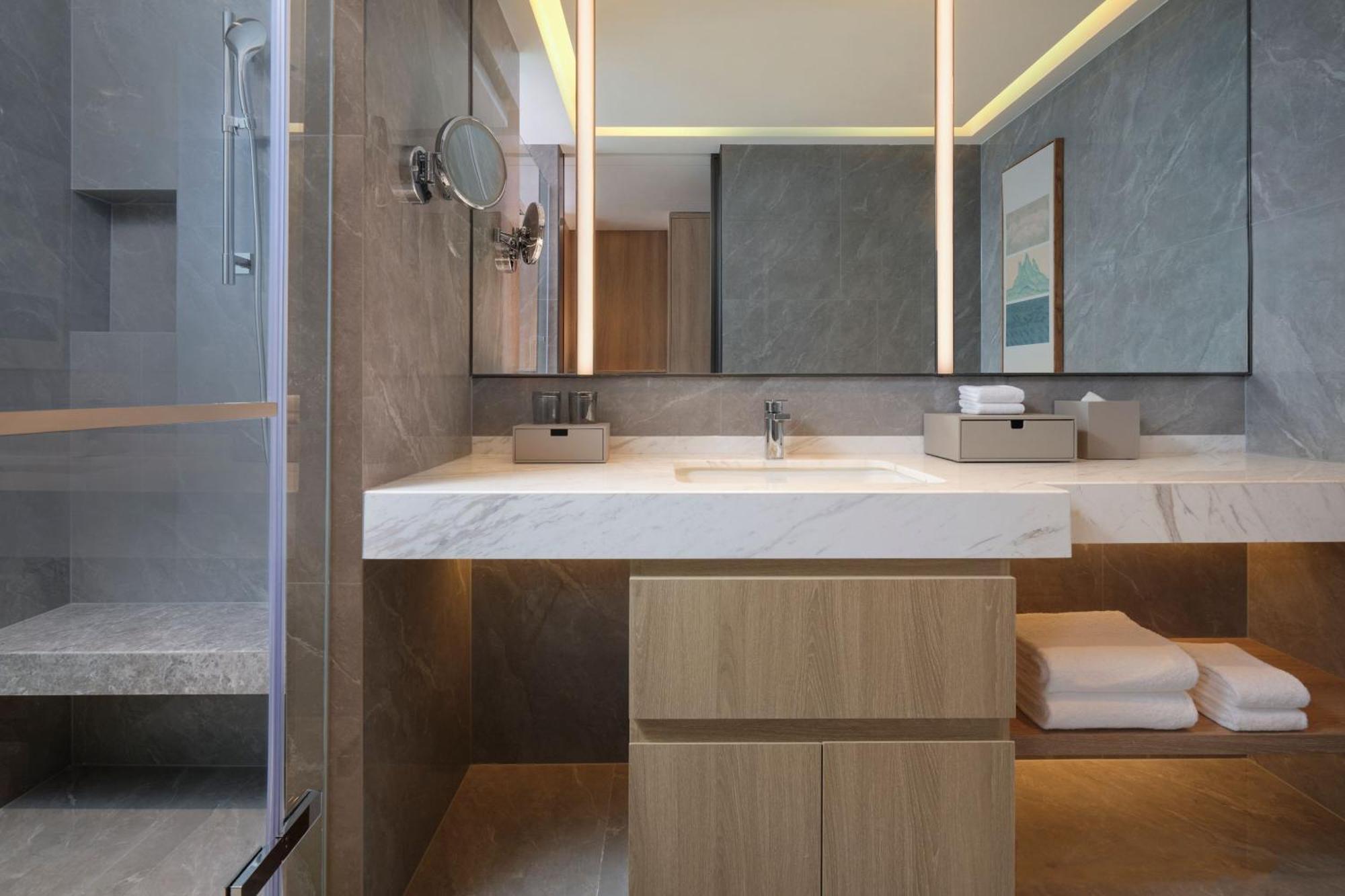 Courtyard By Marriott Shanghai Xujiahui Esterno foto