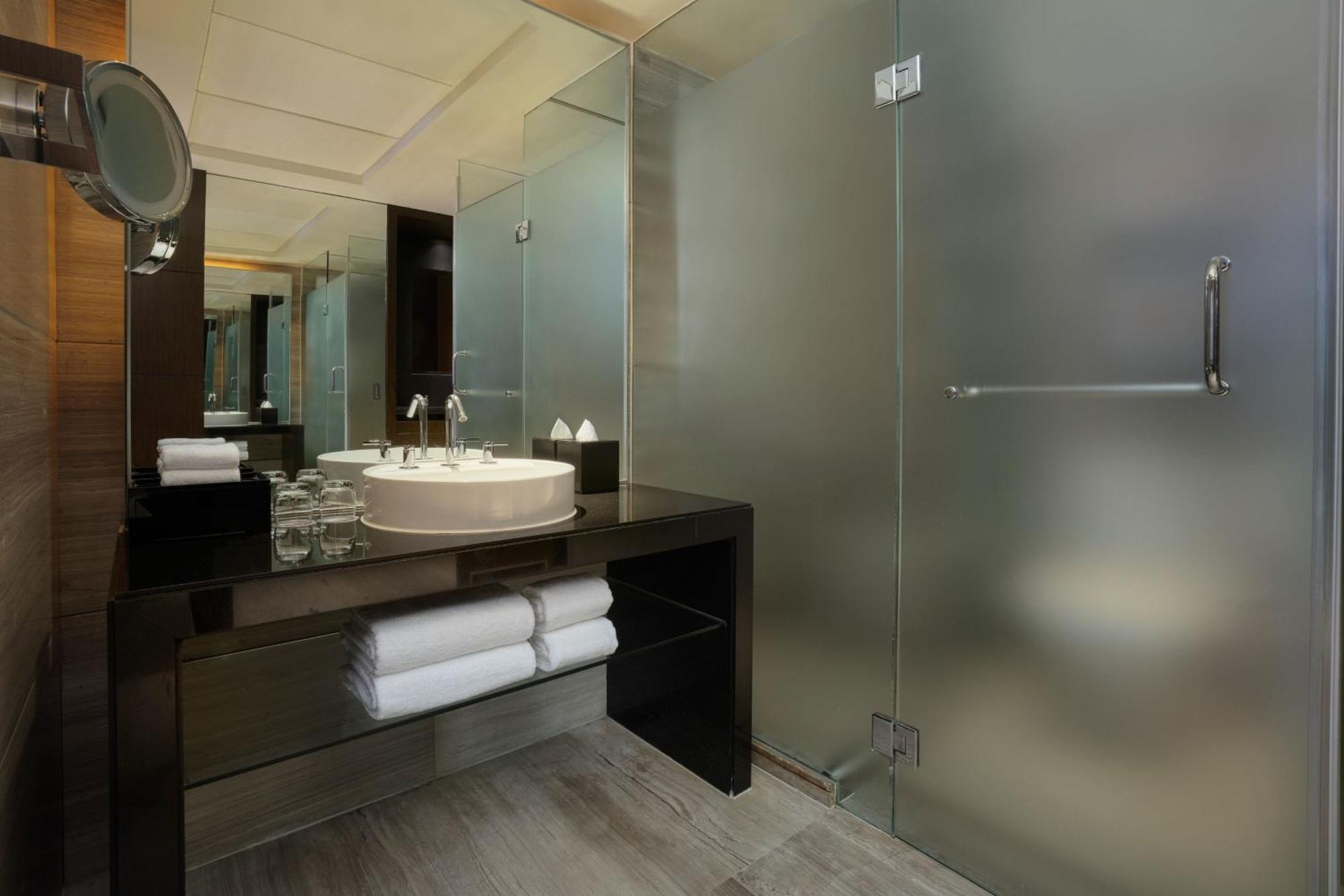 Courtyard By Marriott Shanghai Xujiahui Esterno foto